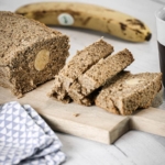 Glutenfreies und zuckerfreies Bananenbrot