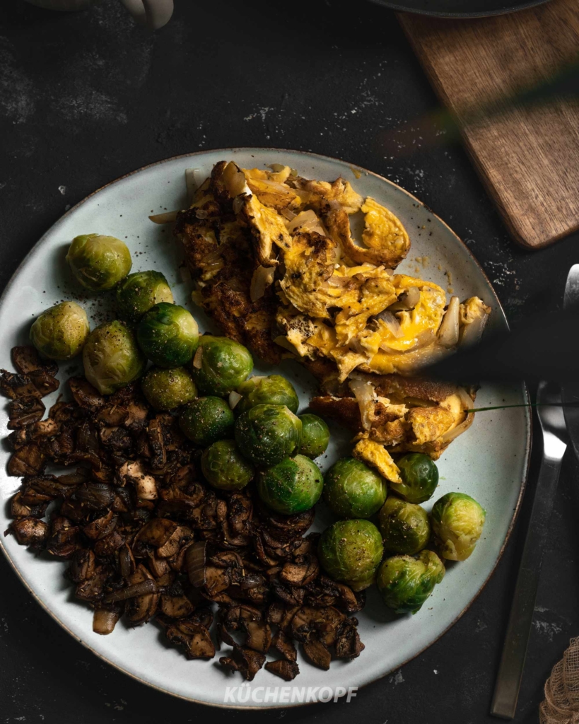 Low-Carb Eierfrühstück