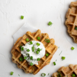 Herzhafte vegane Waffeln 🧇 mit Karotte und Zwiebel